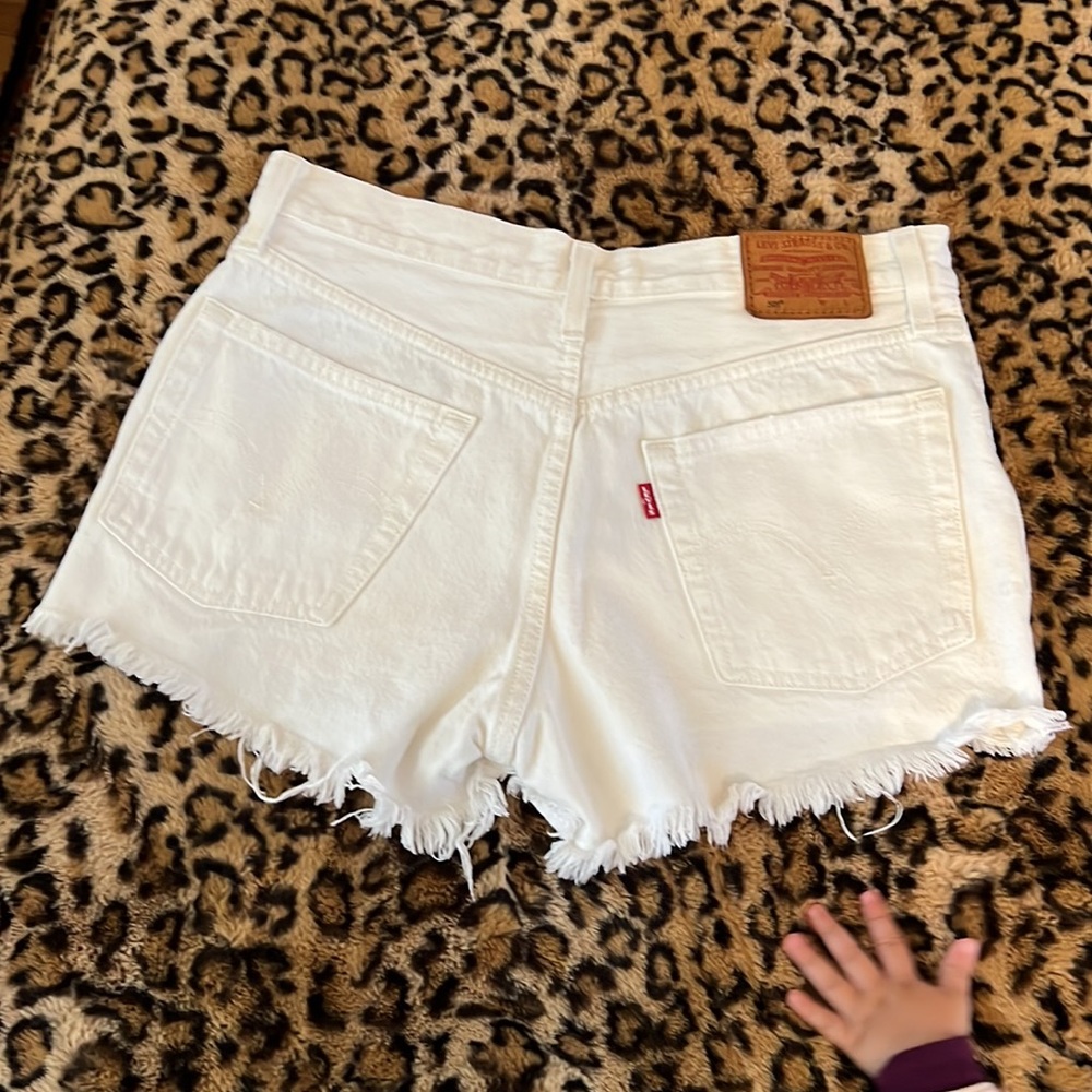 Levi’s premium 501 button fly white distressed shorts - Picture 4 of 8